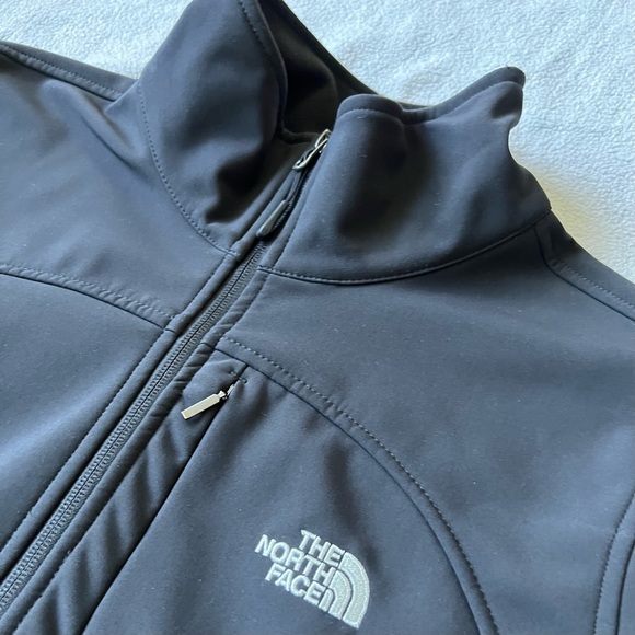 The North Face Women's Apex Barrier Soft Shell Jacket, Black, Sz - XL - Picture 4 of 13